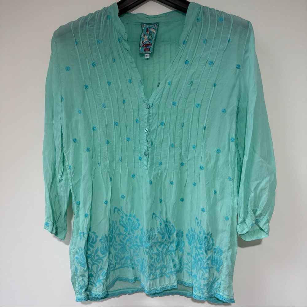 Vintage Johnny Was teal three-quarter sleeve embroidered Rayon blouse Small